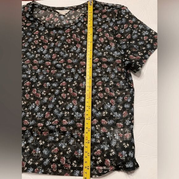 Aeropostale Floral Blouse Top Size Large Sheer Black with Multicolored Flowers - Picture 5 of 7